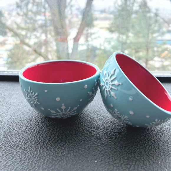 Hallmark Cozy Snowflake Nesting Bowls Set of 2 Tiffany Blue w Red interior EUC - Picture 2 of 5